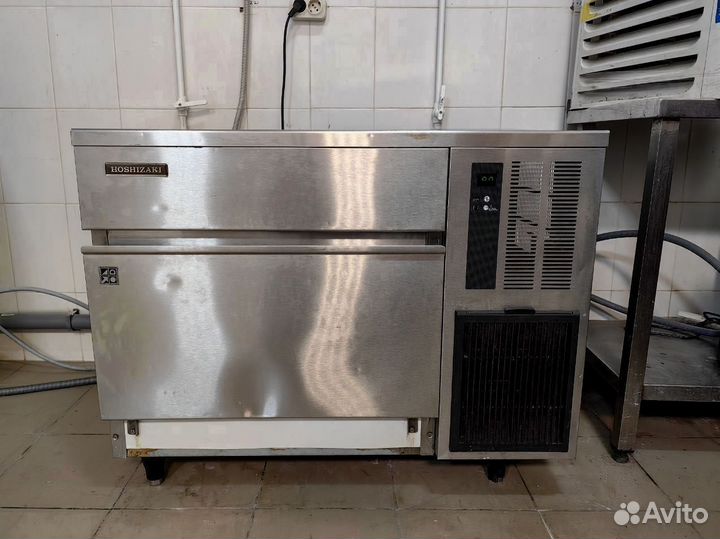 Ледогенератор для бара