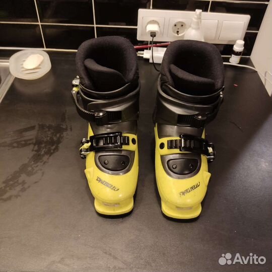 Горнолыжные ботинки детские на ногу 19,5-20,5 см