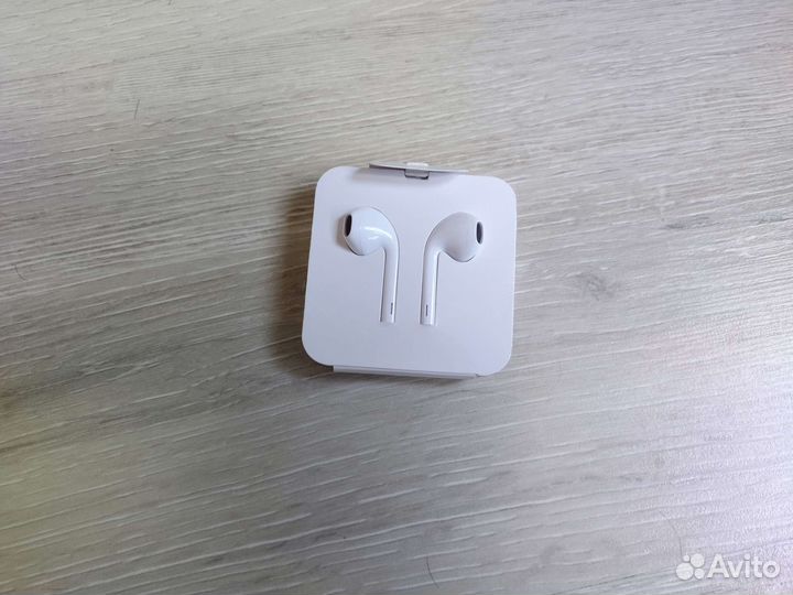 Оригинальные наушники Apple Earpods laighting