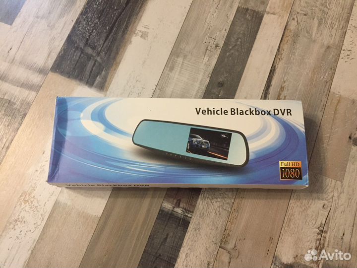 Видеорегистратор с камерой заднего вида