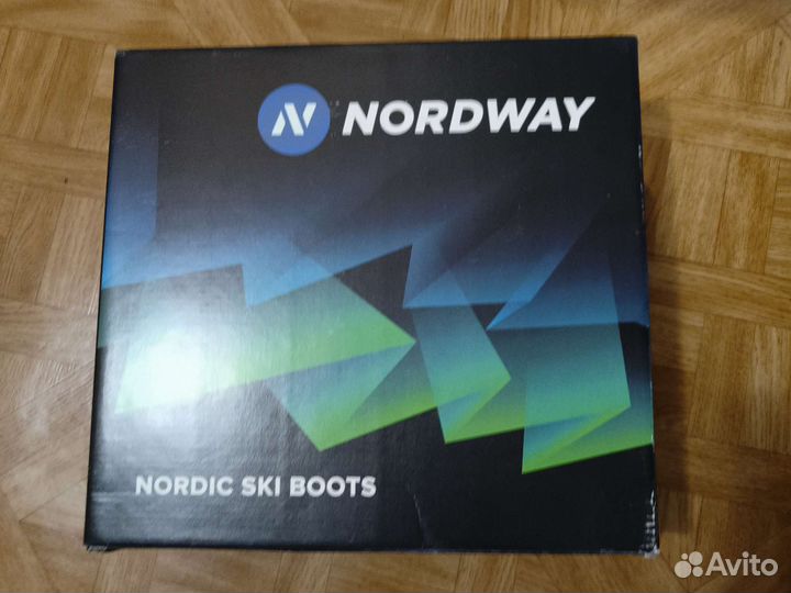 Ботинки лыжные