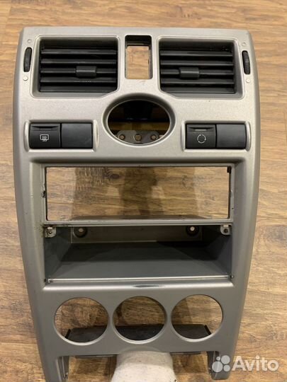 Центральная консоль priora