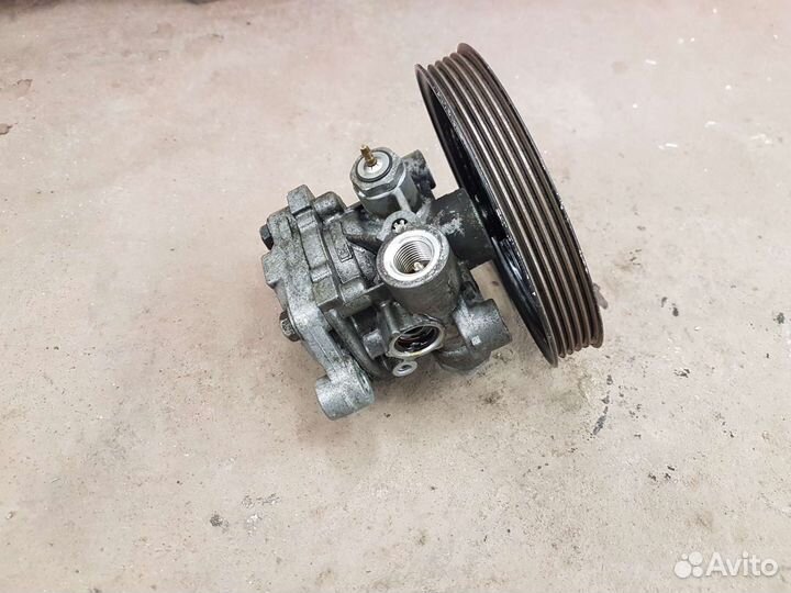 Насос гура Mitsubishi lancer 9