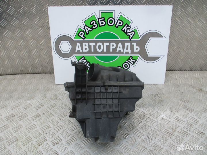 Корпус воздушного фильтра Ford Focus 2 1.8