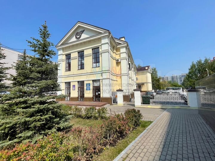 Офисный особняк в центре города