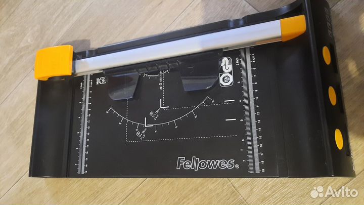 Резак для бумаг