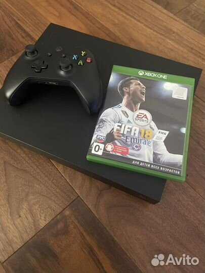 Xbox one x 1Tb + черный геймпад + игра fifa 18