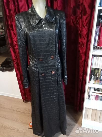 Плащ под рептилию в пол