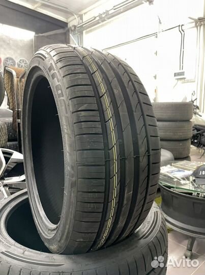 Tracmax X-Privilo TX3 235/40 R18 95Y