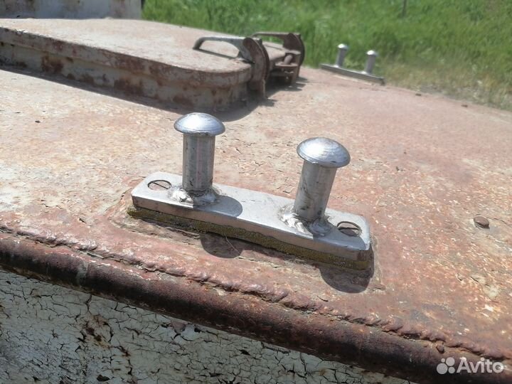 Лодка металлическая с мотором