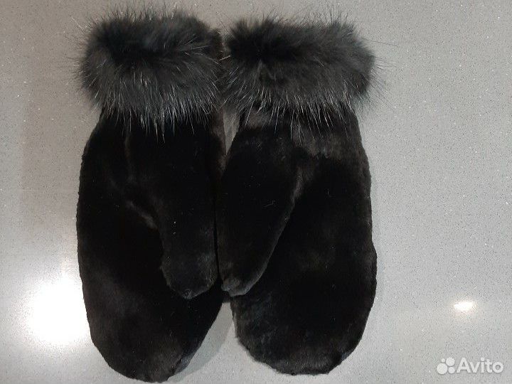 Варежки меховые новые