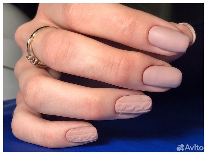 Сертифицированный мастер маникюра и Smart педикюра