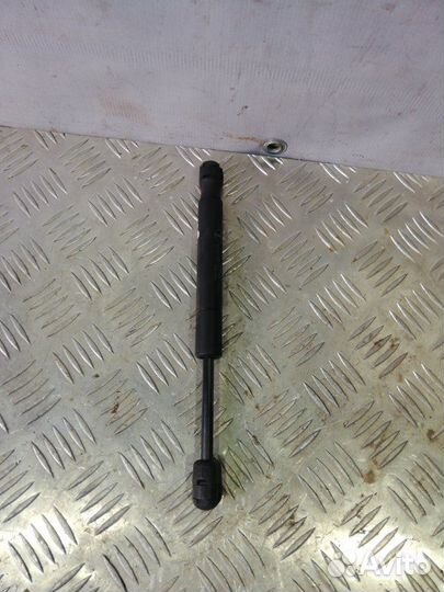 Амортизатор багажника Porsche Cayenne 957 M55.01