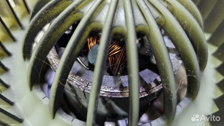 Мотoр пeчки в сбopе на Меrcеdes-Вenz W140