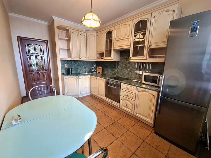 2-к. квартира, 62 м², 8/16 эт.