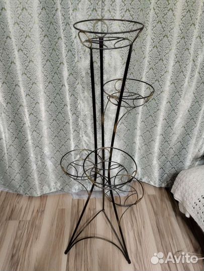 Подставка для цветов напольная металлическая