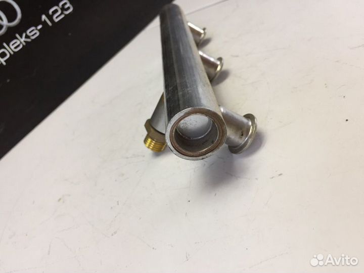 Рейка топливная правая Audi A6 С7 chva 2012