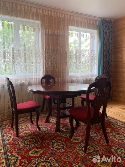 Кухонный стол деревянный