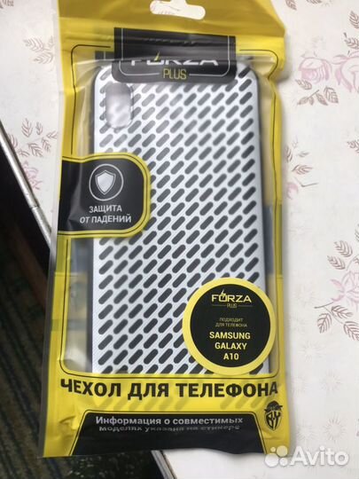 Чехол на телефон