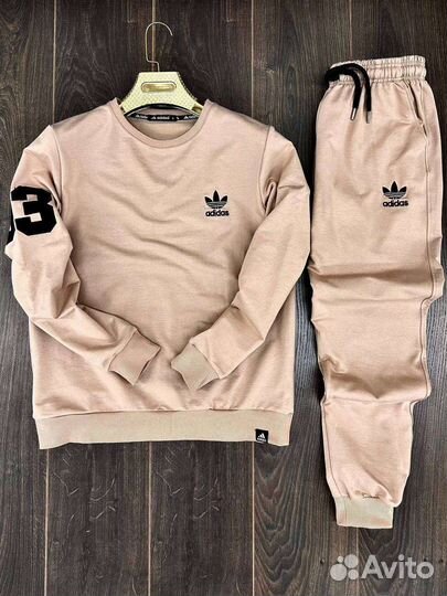 Спортивный костюм adidas