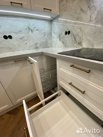 Кухонный гарнитур угловой