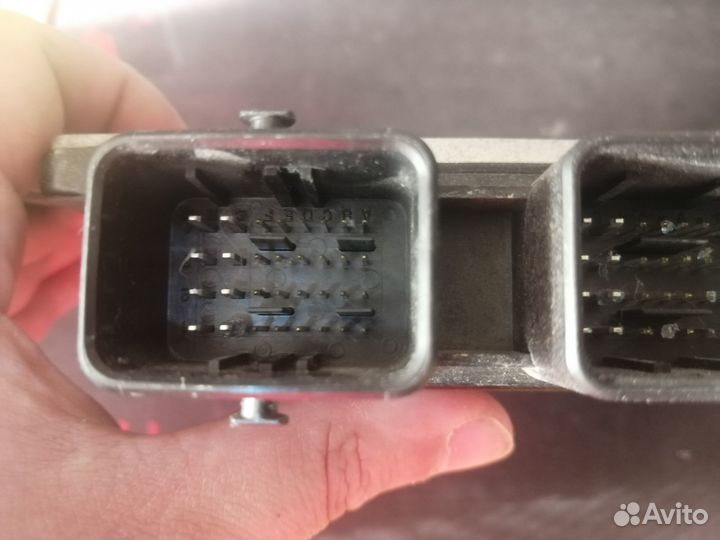 Блок управления двс Nissan MR20