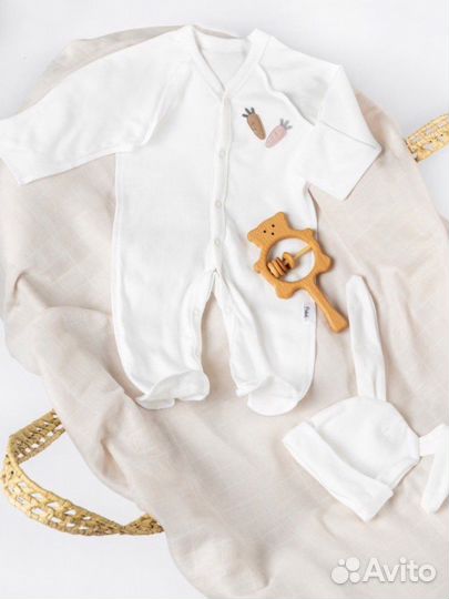 Комбинезон для новорожденных с шапочкой новый