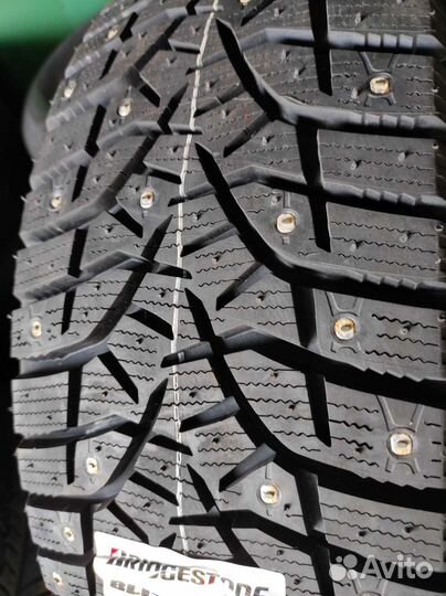 Bridgestone Blizzak Spike-02 205/60 R16 92T