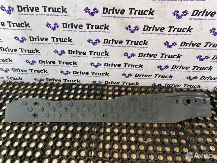 Накладка порога правая Mercedes-Benz Actros MP2