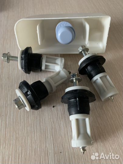 Транспортировочные болты для стиральной машины