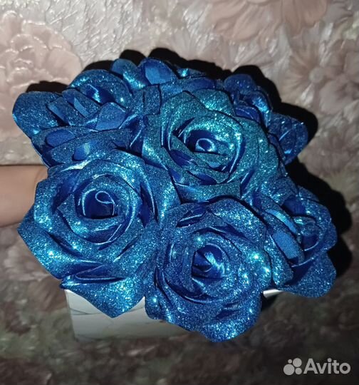 Розы из атласных лент