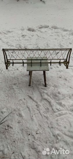 Вешалка настенная в прихожую