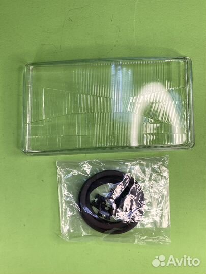 Стекло фары лев \Scania 94/114/124/144 121468