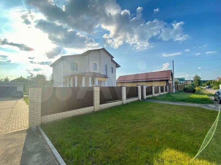 Коттедж 187 м² на участке 15 сот.