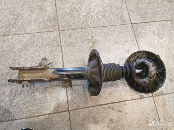 Амортизатор передний Nissan Murano Z50