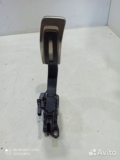 Педаль газа электронная (Audi Q8)