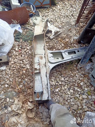 Фольксваген Поло 5 стойка центр левая