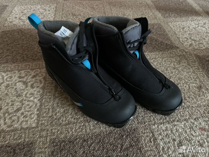 Лыжи, палки, чехол и ботинки новые