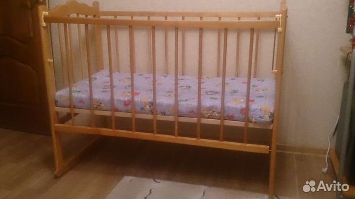 Кроватка детская с матрацем