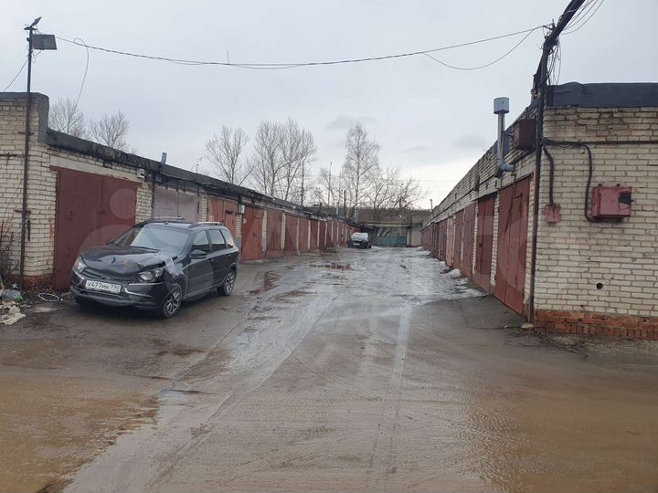 Гараж, > 30 м²