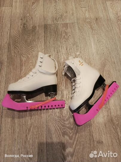 Фигурные коньки детские Graf