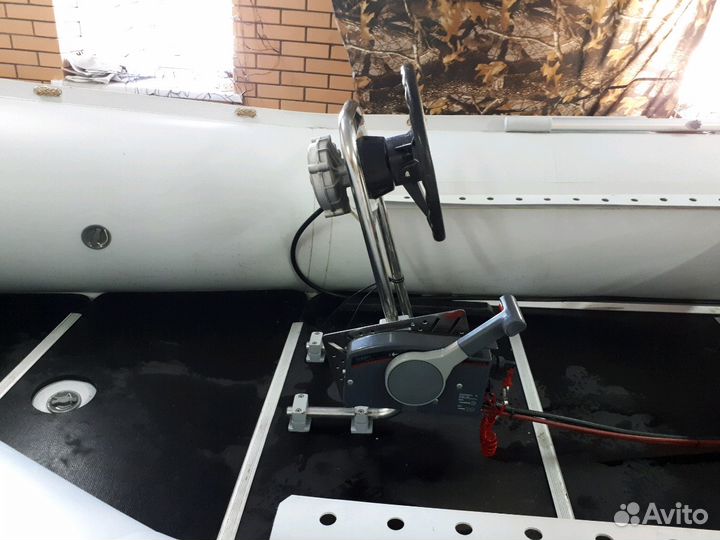 Лодка Бриг 460