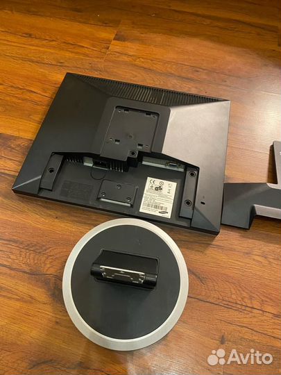 Монитор Samsung SyncMaster 940N