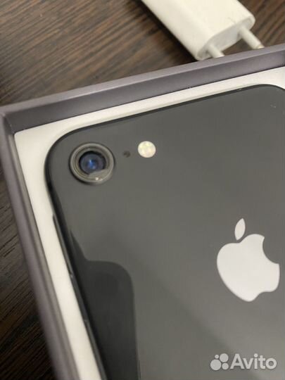 iPhone 8, 64 ГБ