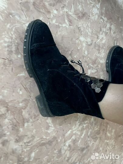 Ботинки замшевые женские 38-39