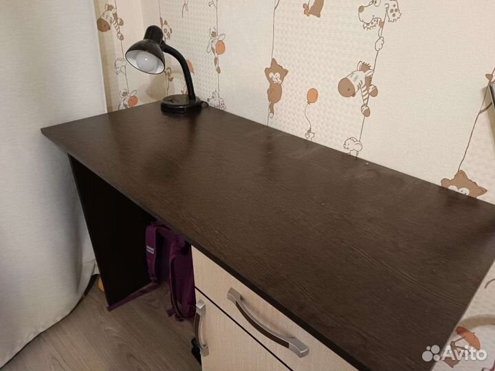 Письменный стол