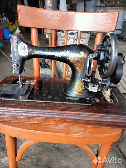 Швейная машина Singer