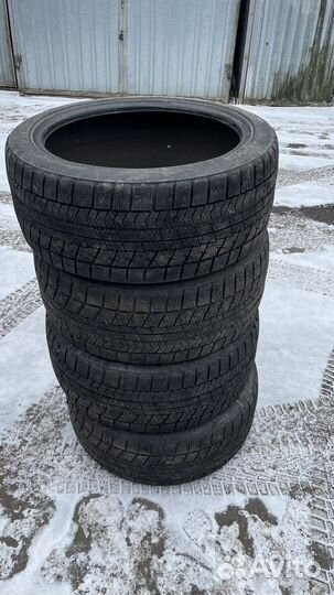 Bridgestone Blizzak VRX 245/40 R18