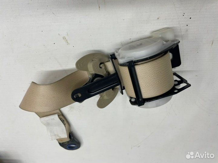 Ремень безопасности задний правый Toyota Land