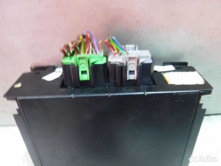 Усилитель акустической системы VW Passat B5